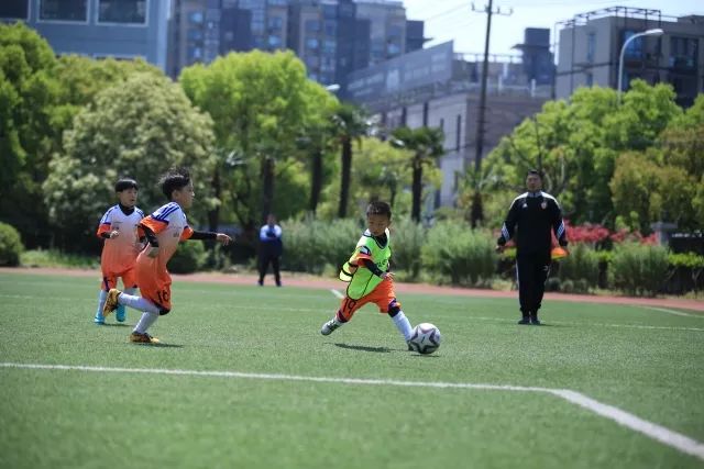 精选双色球专家：姜丁源领衔3大专家同中头奖揽963万